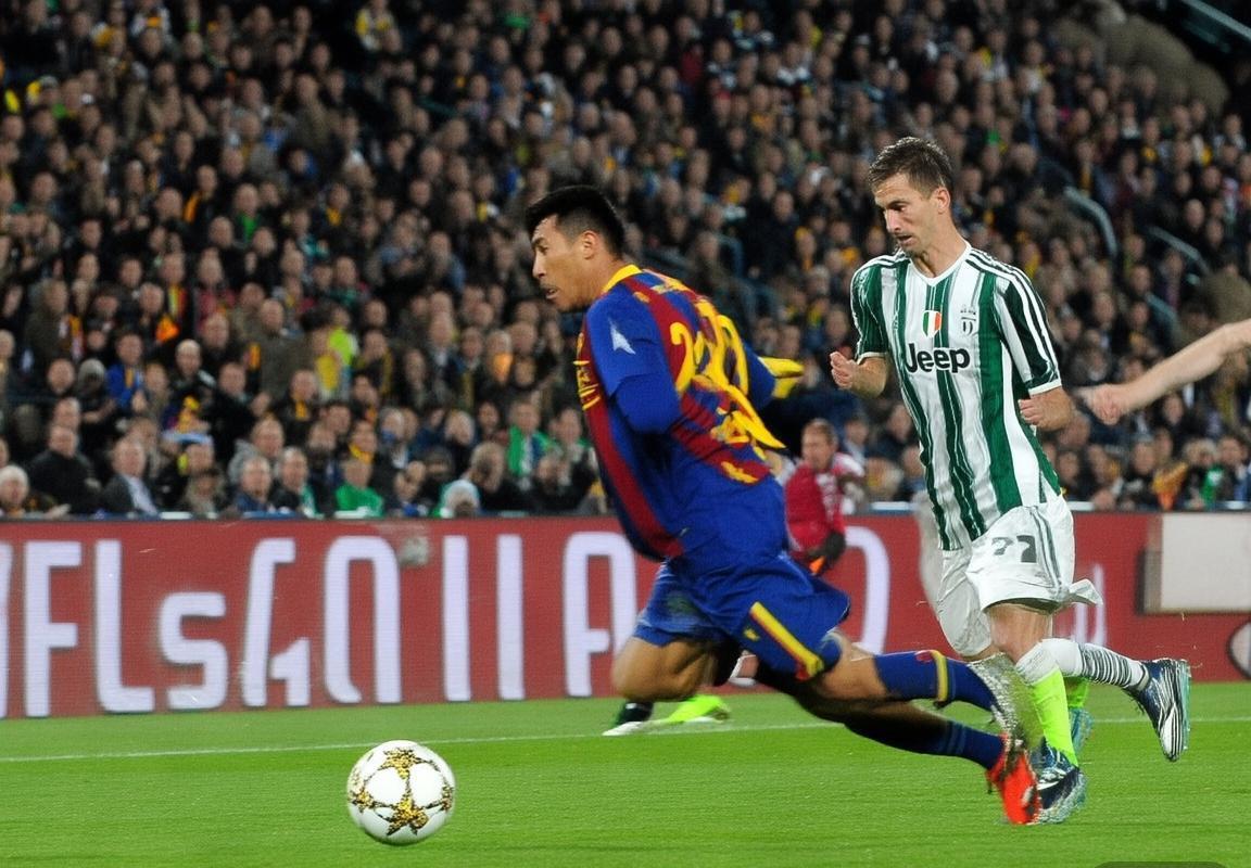 巴塞罗那对尤文图斯：巅峰对决中的足球文化交融与战术演进(图3)